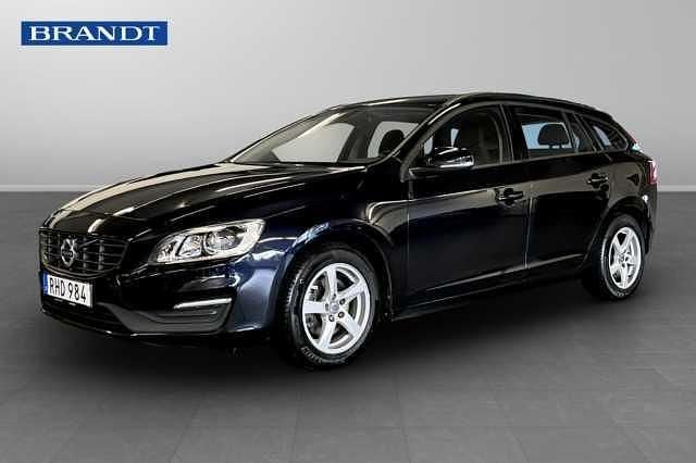 Mörkblå (blå) Begagnad 2018 Volvo V60 Standard Kombi | 169 900 kr (Superpris) - Bild 1/4