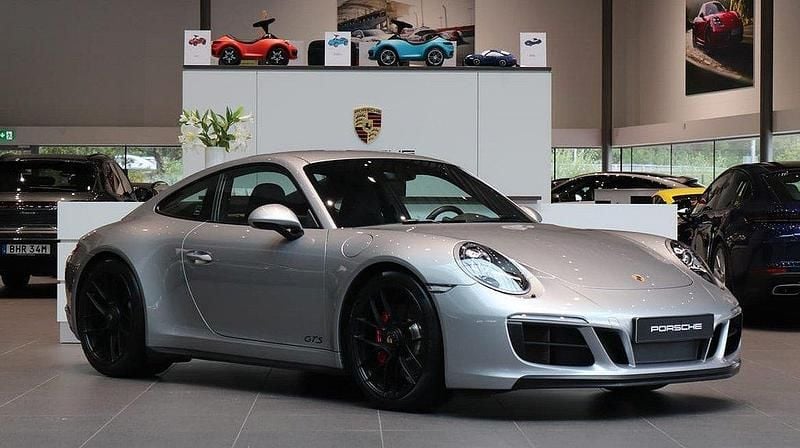 Silver Begagnad 2018 Porsche 911 Carrera GTS Sportkupé | 1 195 000 kr (Bra pris) - Bild 1/4