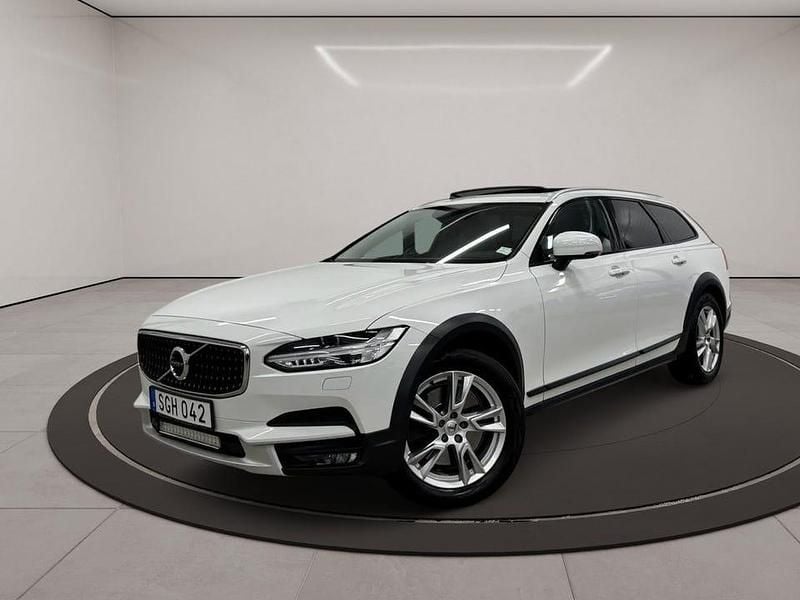 Vit Begagnad 2018 Volvo V90 CC Kombi | 258 500 kr (Marknadspris) - Bild 1/3