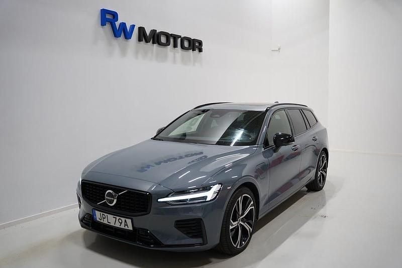 Begagnad Volvo V60 Ultimate 350 HK (257 kW) 2023 Grå Kombi