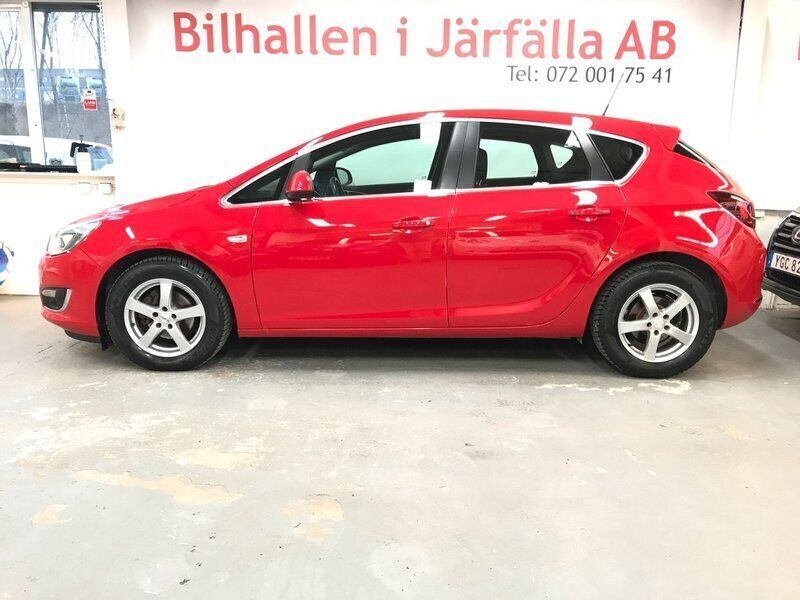 Röd Begagnad 2014 Opel Astra Sport Halvkombi | 61 900 kr (Bra pris) - Bild 1/4