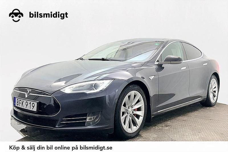 Grå Begagnad 2015 Tesla Model S Halvkombi | 239 900 kr (Marknadspris) - Bild 1/3