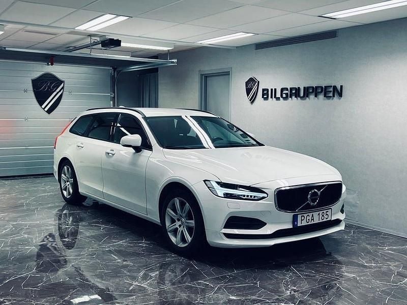 Vit Begagnad 2017 Volvo V90 Business Edition Kombi | 159 900 kr (Lite dyr) - Bild 1/4