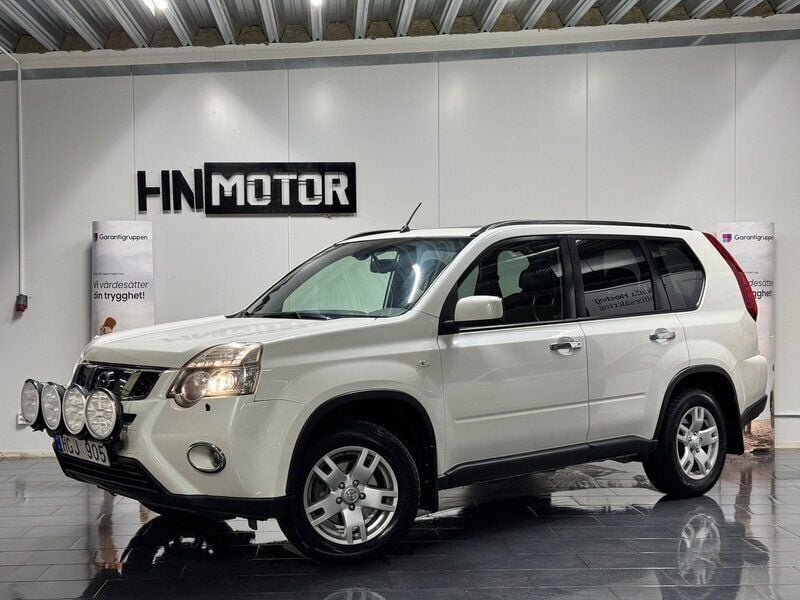 Vit Begagnad 2011 Nissan X-Trail SUV | 79 900 kr (Marknadspris) - Bild 1/4