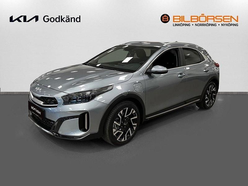 Grå Begagnad 2023 Kia XCeed SUV | 309 900 kr (Marknadspris) - Bild 1/4