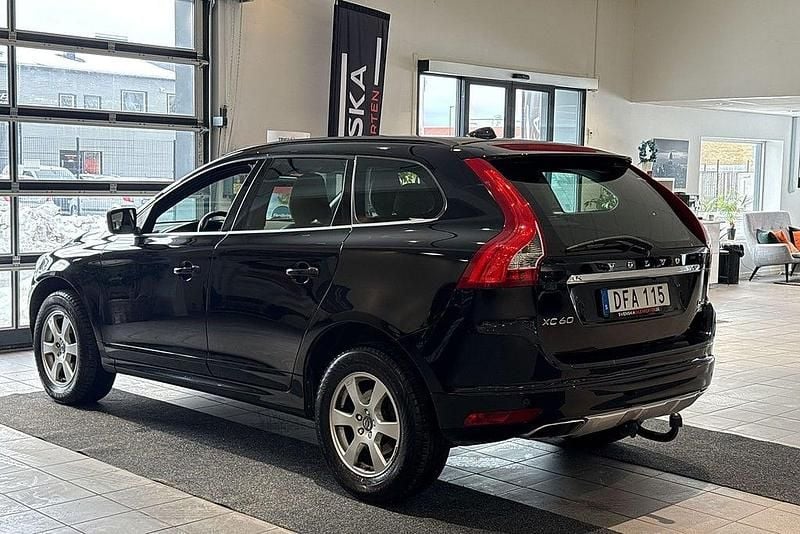 Begagnad Volvo XC60 Momentum 181 HK (133 kW) 2014 Svart SUV
