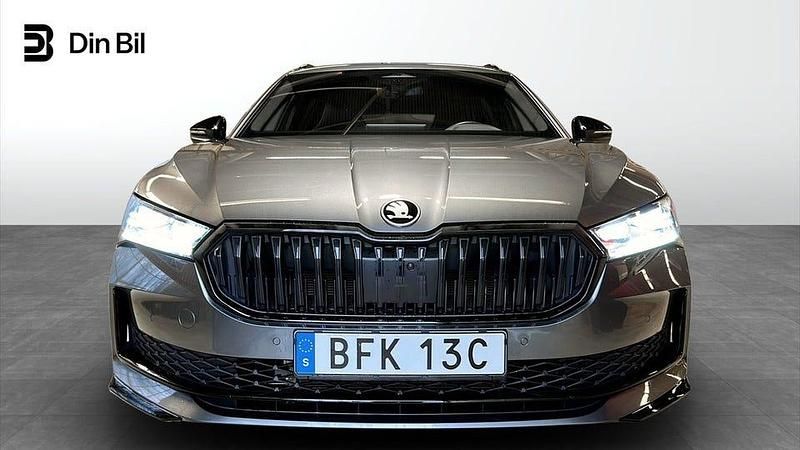Begagnad Skoda Superb SportLine 150 HK (110 kW) 2025 Graphite grey metallic Kombi