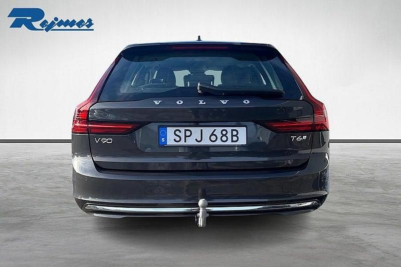 Begagnad Volvo V90 Core 253 HK (186 kW) 2024 Grå Kombi