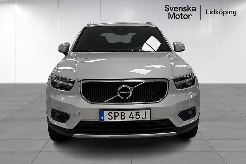 Begagnad Volvo XC40 200 HK (147 kW) 2021 Silver SUV