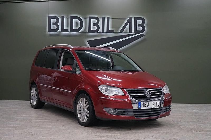 Röd Begagnad 2008 VW Touran Highline Minibuss | 89 900 kr - Bild 1/4
