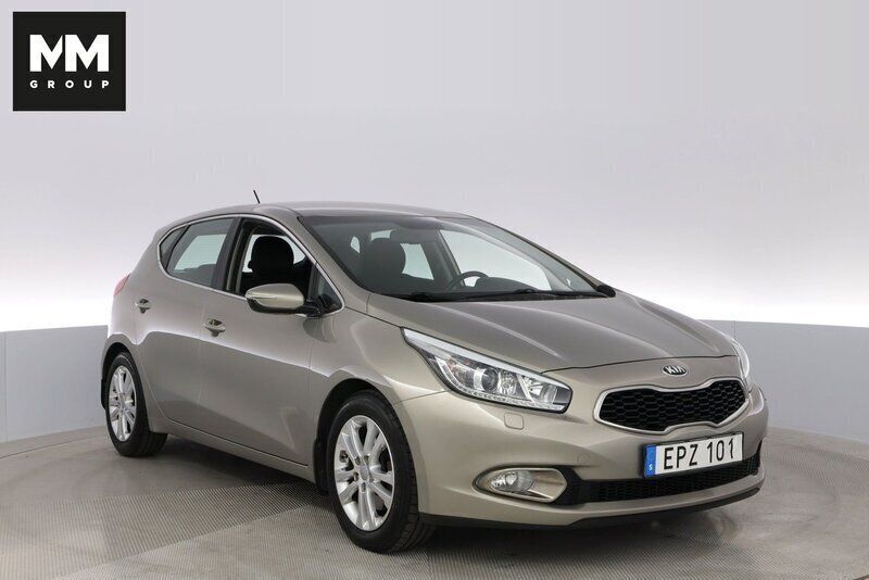 Grå Begagnad 2015 Kia Ceed Comfort Halvkombi | 115 000 kr (Marknadspris) - Bild 1/4
