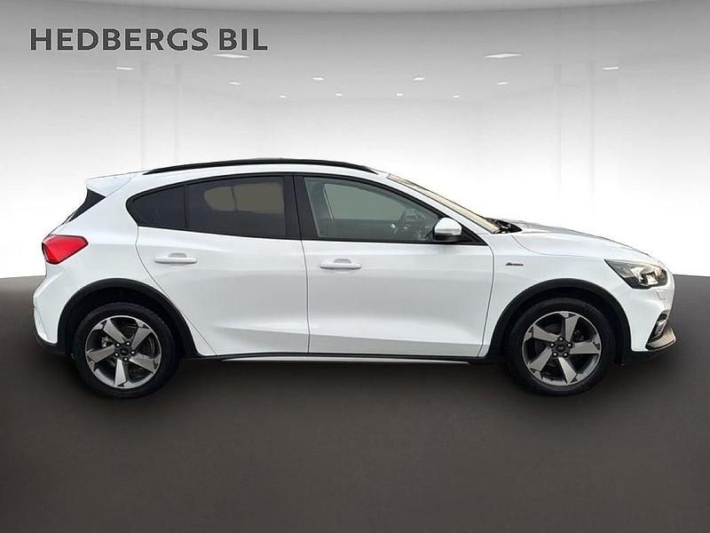 Begagnad Ford Focus Active 125 HK (91 kW) 2021 Vit Halvkombi
