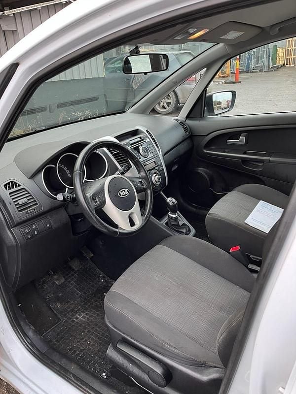 Begagnad Kia Venga 90 HK (66 kW) 2010 Halvkombi