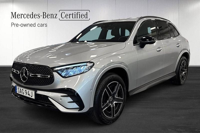 Silver Begagnad 2023 Mercedes GLC300e AMG line SUV | 679 000 kr (Marknadspris) - Bild 1/4