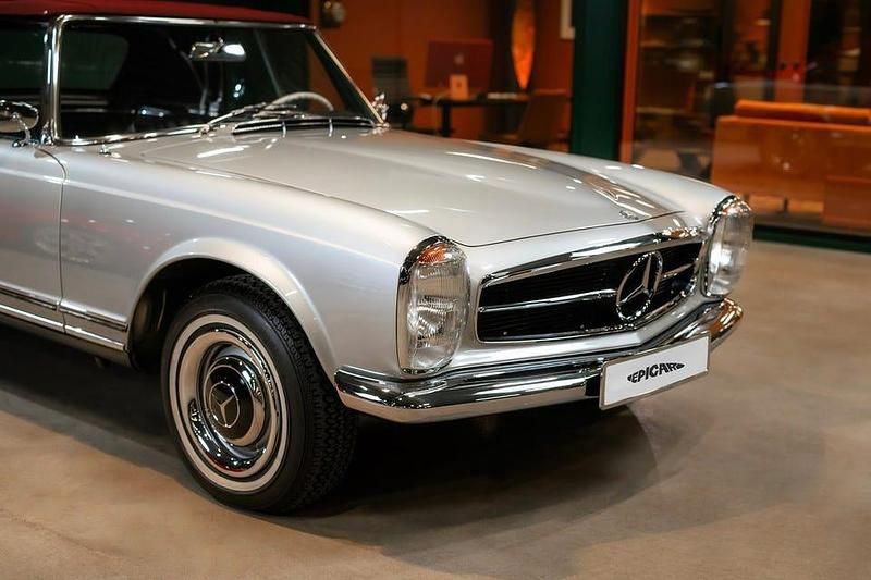 Begagnad Mercedes 230 150 HK (110 kW) 1965 Silver Cab