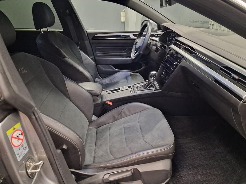 Begagnad VW Arteon R-line 218 HK (160 kW) 2021 Grå metallic Kombi