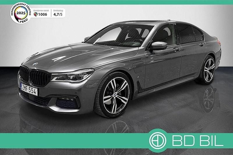Grå Begagnad 2016 BMW 740 M Sport Sedan | 369 900 kr - Bild 1/3