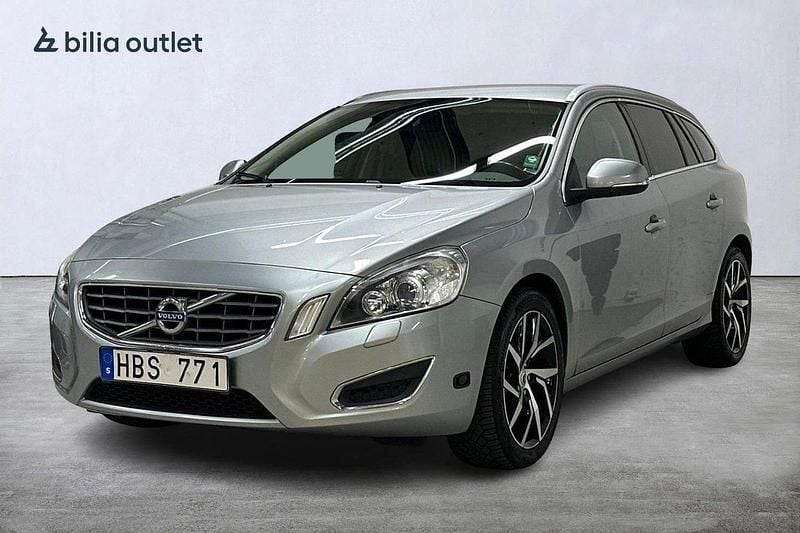 Silver Begagnad 2011 Volvo V60 Summum Kombi | 59 900 kr (Bra pris) - Bild 1/3