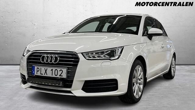 Vit Begagnad 2017 Audi A1 Sportback Halvkombi | 139 000 kr (Marknadspris) - Bild 1/4