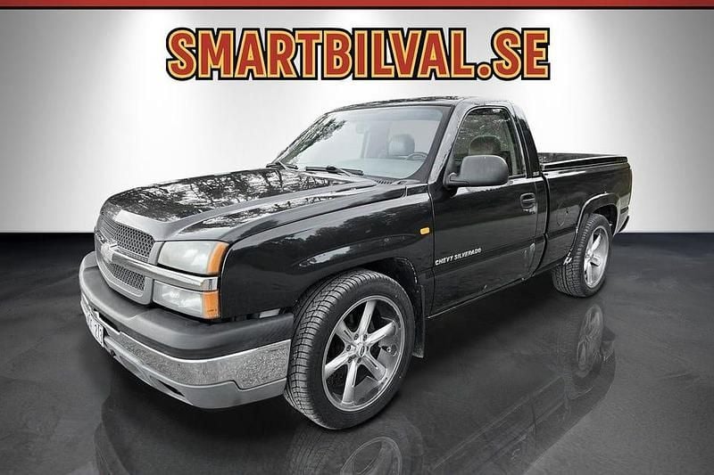Svart Begagnad 2005 Chevrolet Silverado Pickup | 99 900 kr - Bild 1/4