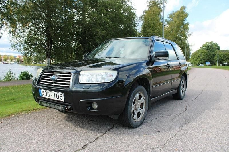 Svart Begagnad 2006 Subaru Forester SUV | 20 000 kr (Lite dyr) - Bild 1/4