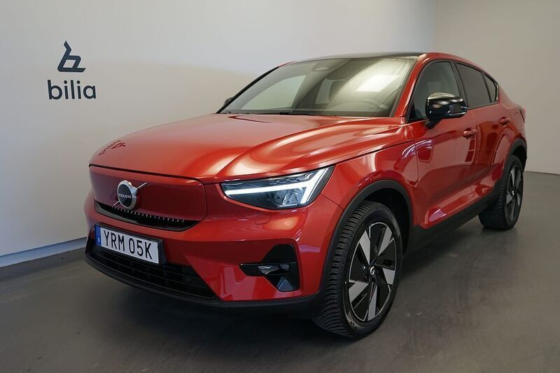 Röd Begagnad 2023 Volvo EC40 Plus SUV | 439 500 kr (Marknadspris) - Bild 1/4
