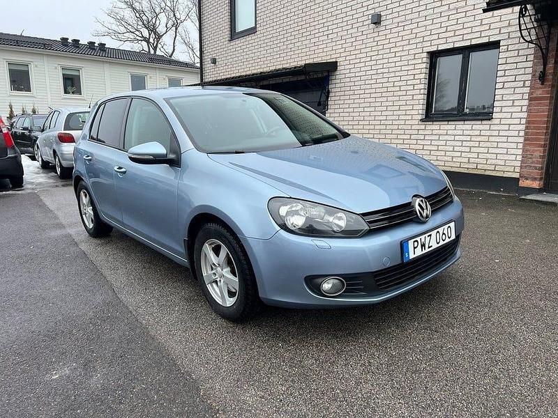 Blå Begagnad 2010 VW Golf VI Halvkombi | 54 900 kr (Marknadspris) - Bild 1/2