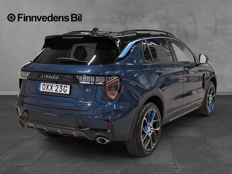 Begagnad Lynk & Co 01 264 HK (194 kW) 2023 Blå SUV