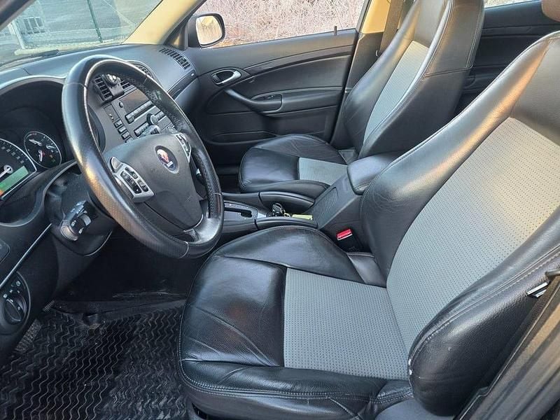 Begagnad Saab 9-3X Vector 180 HK (132 kW) 2010 Svart Kombi