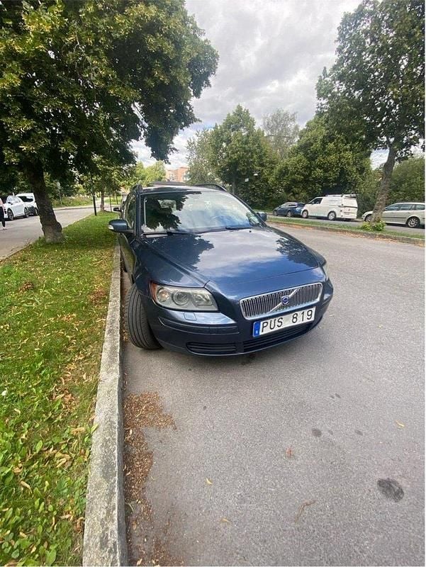 Blå Begagnad 2007 Volvo V50 Kinetic Kombi | 28 500 kr (Bra pris) - Bild 1/4