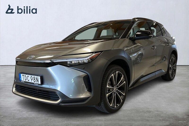 Silver Begagnad 2023 Toyota bZ4X Executive SUV | 399 900 kr (Superpris) - Bild 1/3