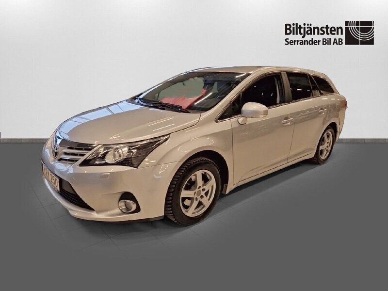 Silver Begagnad 2015 Toyota Avensis Multidrive S Kombi | 169 900 kr (Marknadspris) - Bild 1/4