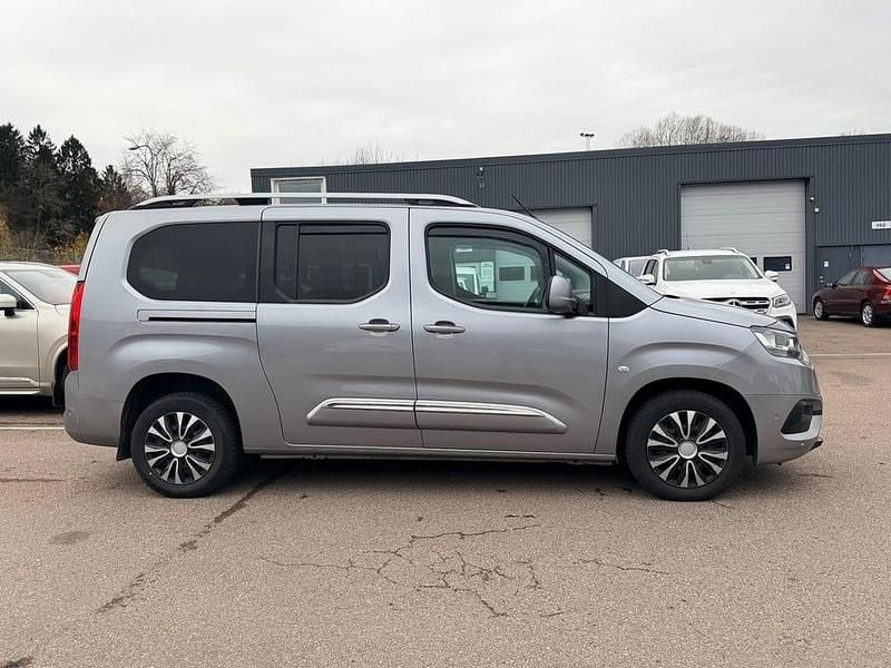 Silver Begagnad 2020 Toyota Proace Verso City Kombi | 289 900 kr (Marknadspris) - Bild 1/4