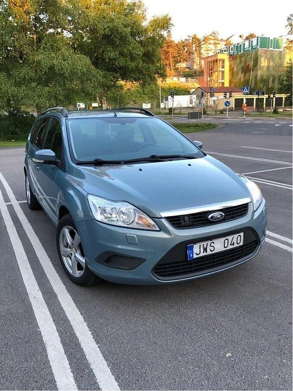 Blå Begagnad 2009 Ford Focus Kombi | 34 500 kr (Lite dyr) - Bild 1/4