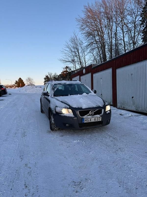 Begagnad 2011 Volvo V50 Kombi | 50 000 kr (Marknadspris) - Bild 1/4