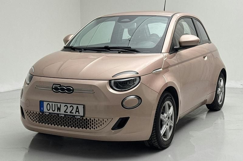Begagnad Fiat 500e Icon 86 kW (118 HK) 2021 Gul