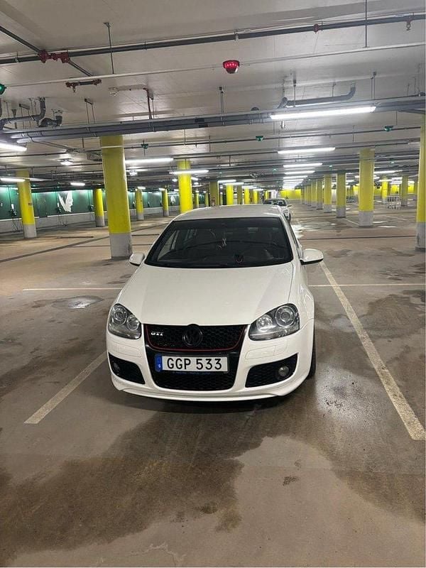 Vit Begagnad 2007 VW Golf V Edition Halvkombi | 55 000 kr - Bild 1/4