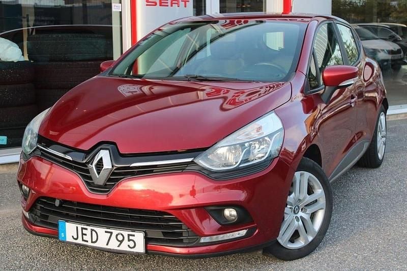 Begagnad 2017 Renault Clio IV Zen Halvkombi | 64 900 kr (Bra pris) - Bild 1/4