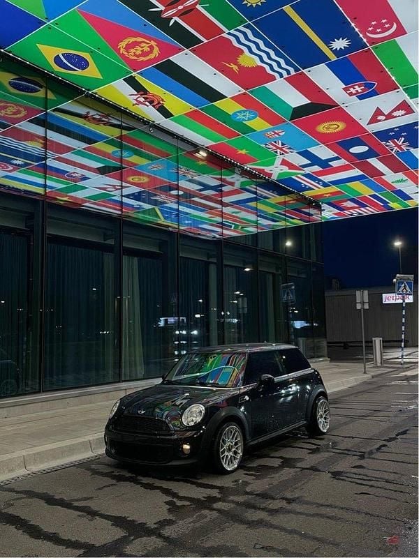 Svart Begagnad 2012 Mini Cooper D Halvkombi | 55 000 kr (Marknadspris) - Bild 1/4