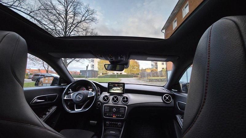 Silver Begagnad 2016 Mercedes CLA200 AMG line Sportkupé | 199 000 kr (Marknadspris) - Bild 1/4