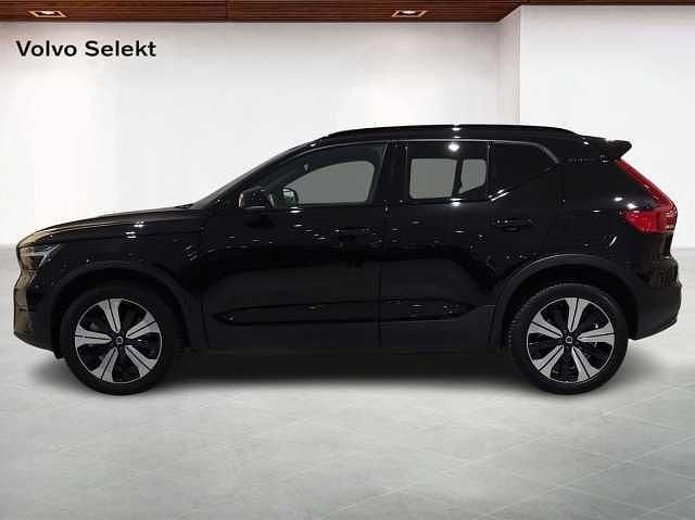 Begagnad Volvo XC40 Core 175 kW (238 HK) 2023 Svart SUV
