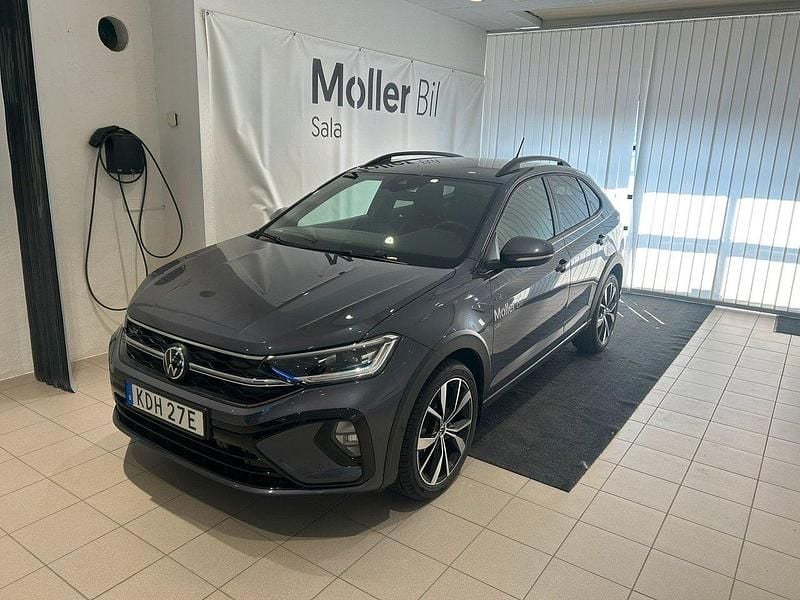 Grå Begagnad 2025 VW Taigo R-line SUV | 259 000 kr (Marknadspris) - Bild 1/4