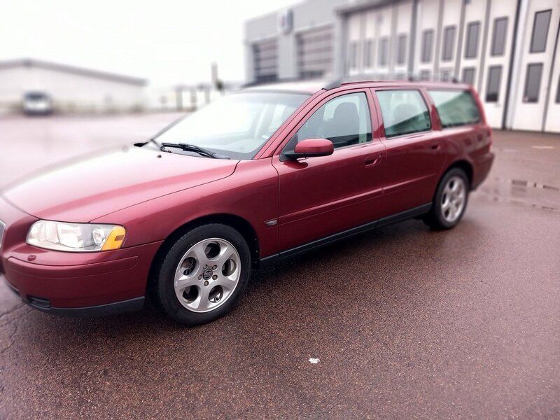 Begagnad 2005 Volvo V70 Business Edition Kombi | 29 500 kr (Marknadspris) - Bild 1/4