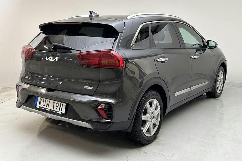 Begagnad Kia Niro 141 HK (103 kW) 2022 Grå SUV