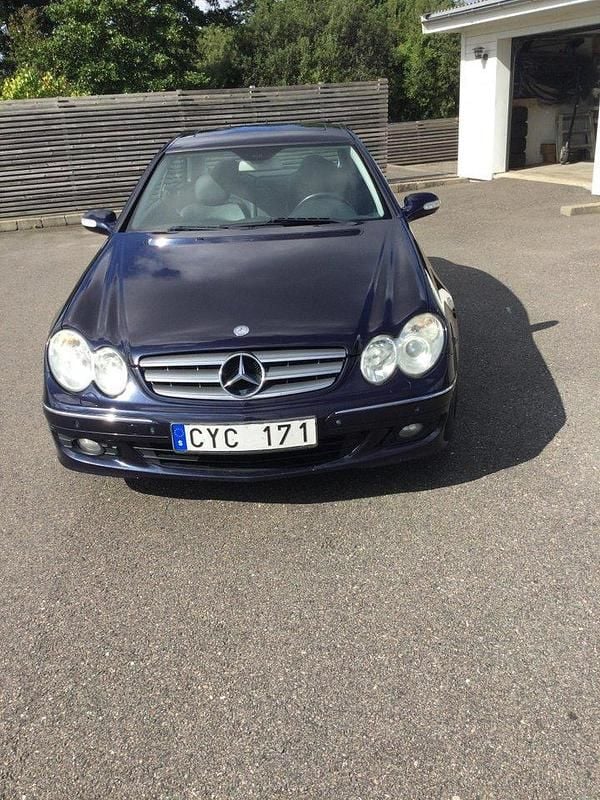Blå Begagnad 2008 Mercedes CLK200 Elegance Sportkupé | 64 900 kr (Dyr) - Bild 1/4