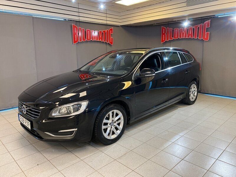 Svart Begagnad 2015 Volvo V60 Business Edition Kombi | 139 900 kr (Marknadspris) - Bild 1/4