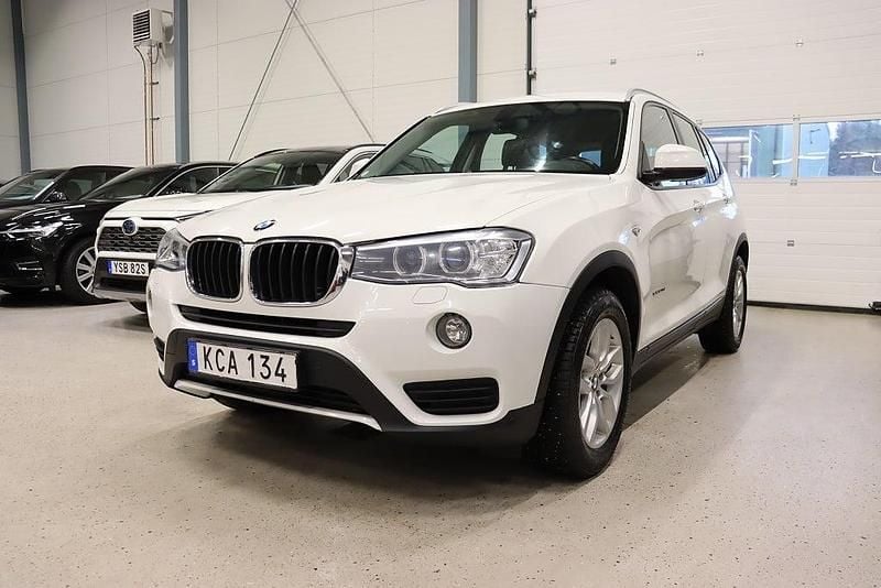Vit Begagnad 2015 BMW X3 SUV | 169 800 kr (Marknadspris) - Bild 1/4