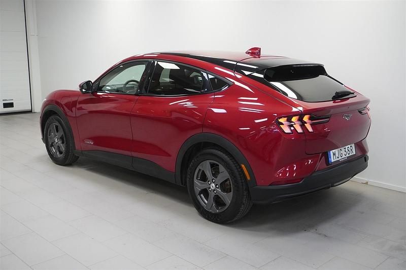 Begagnad Ford Mustang Mach-E Standard Range 221 kW (301 HK) 2022 Röd SUV
