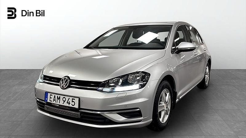 Reflex silver metallic Begagnad 2018 VW Golf VII Kombi | 149 000 kr (Marknadspris) - Bild 1/4