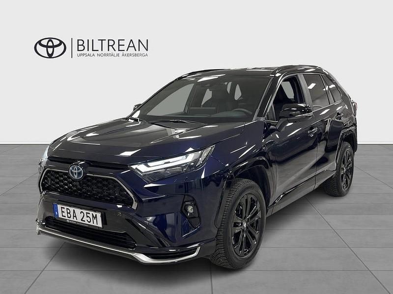 Blå Begagnad 2025 Toyota RAV4 Style SUV | 579 000 kr (Lite dyr) - Bild 1/4